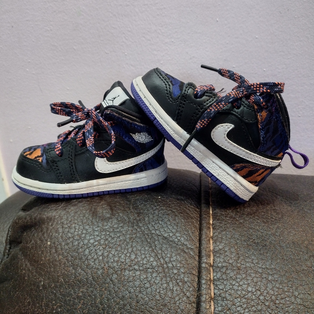 Nike Air Jordan 1 Mid SE Tiger Stripe Black White Rush Violet Size 4c Baby